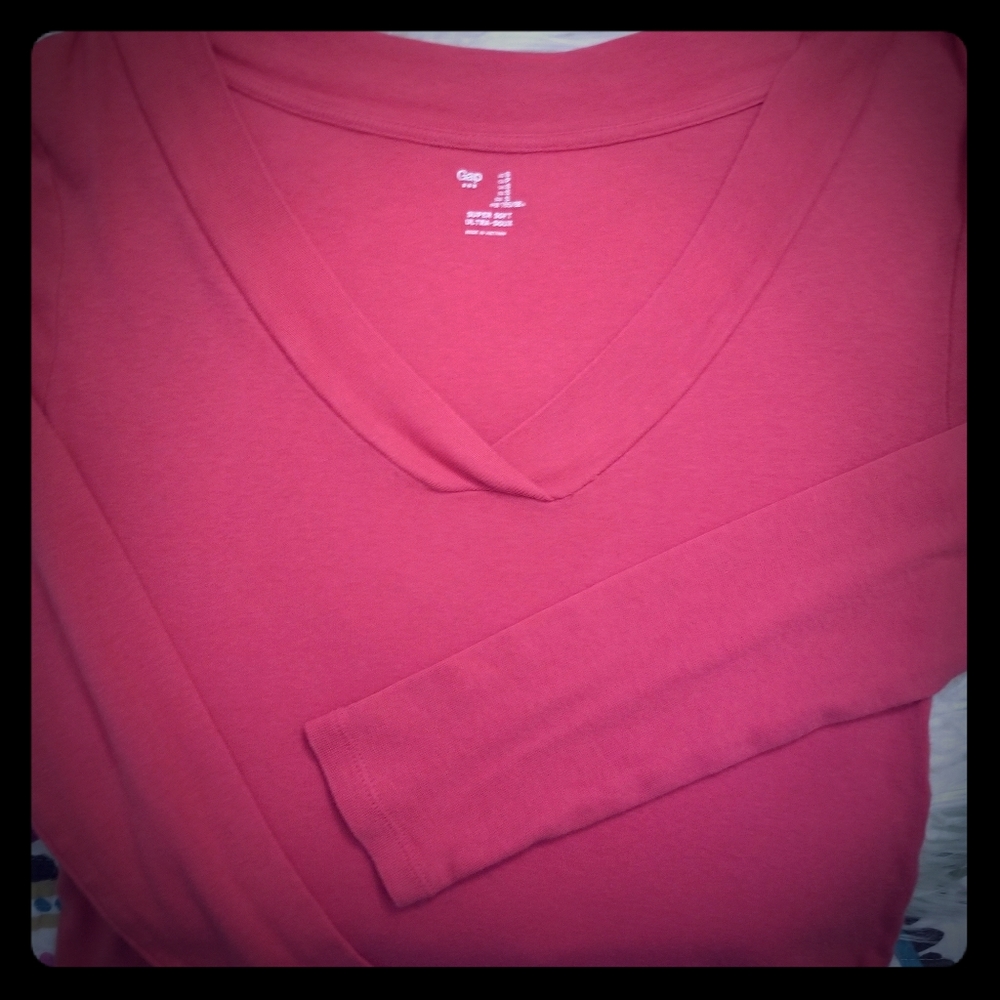 GAP Ultra Soft Long Sleeved V Neck